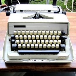 OLD TYPEWRITERS